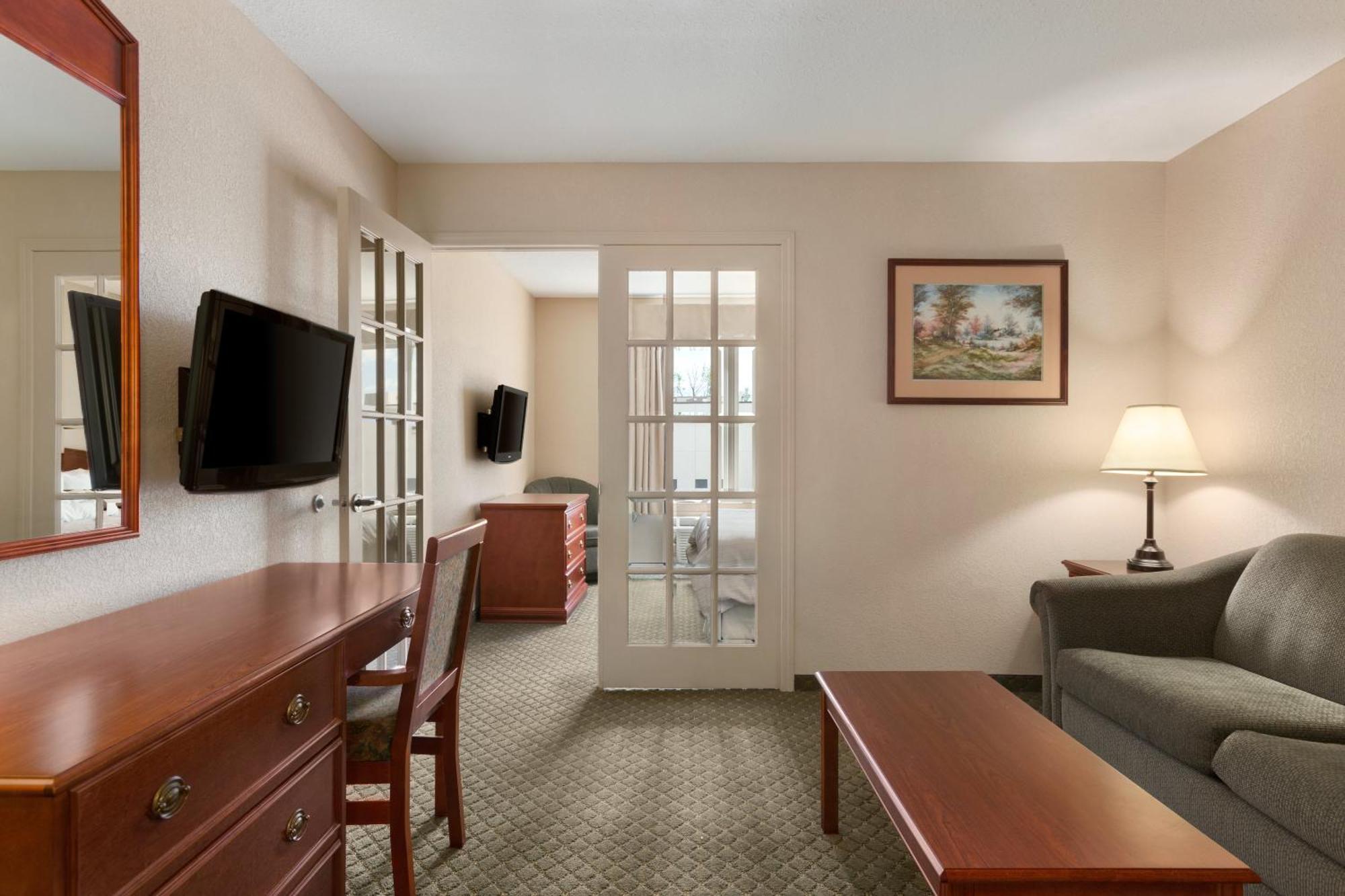 Days Inn & Suites By Wyndham Winkler Luaran gambar
