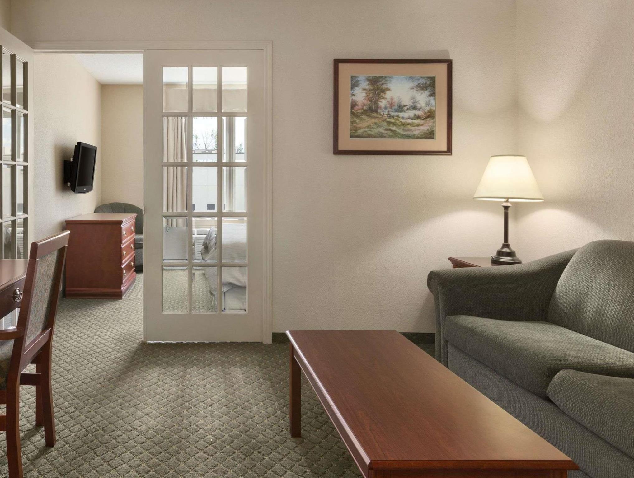 Days Inn & Suites By Wyndham Winkler Luaran gambar