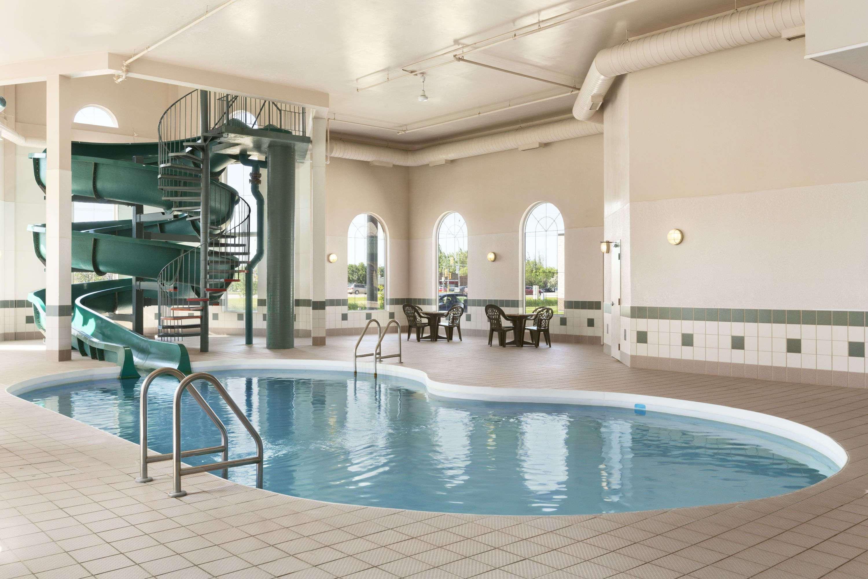 Days Inn & Suites By Wyndham Winkler Luaran gambar