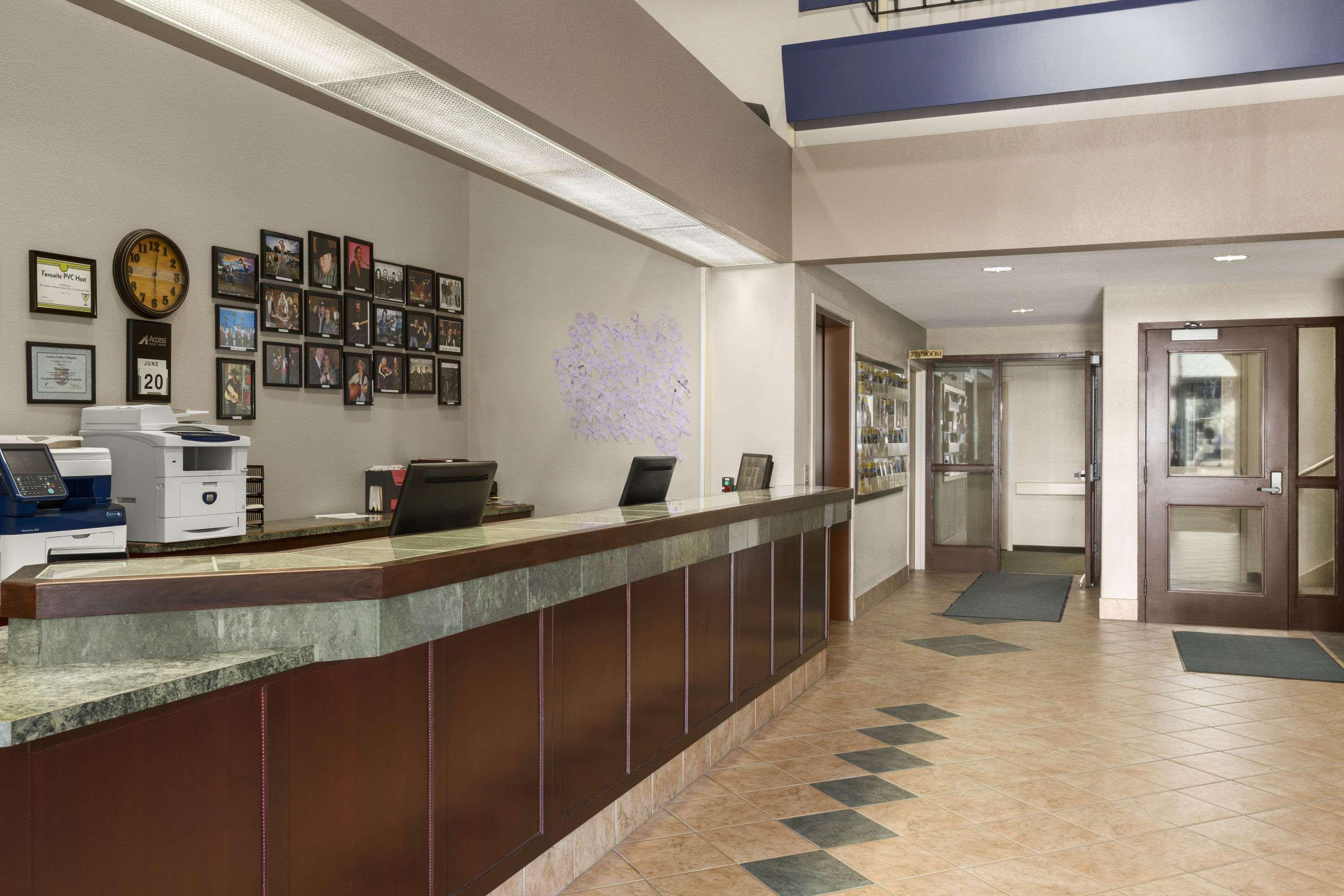 Days Inn & Suites By Wyndham Winkler Luaran gambar