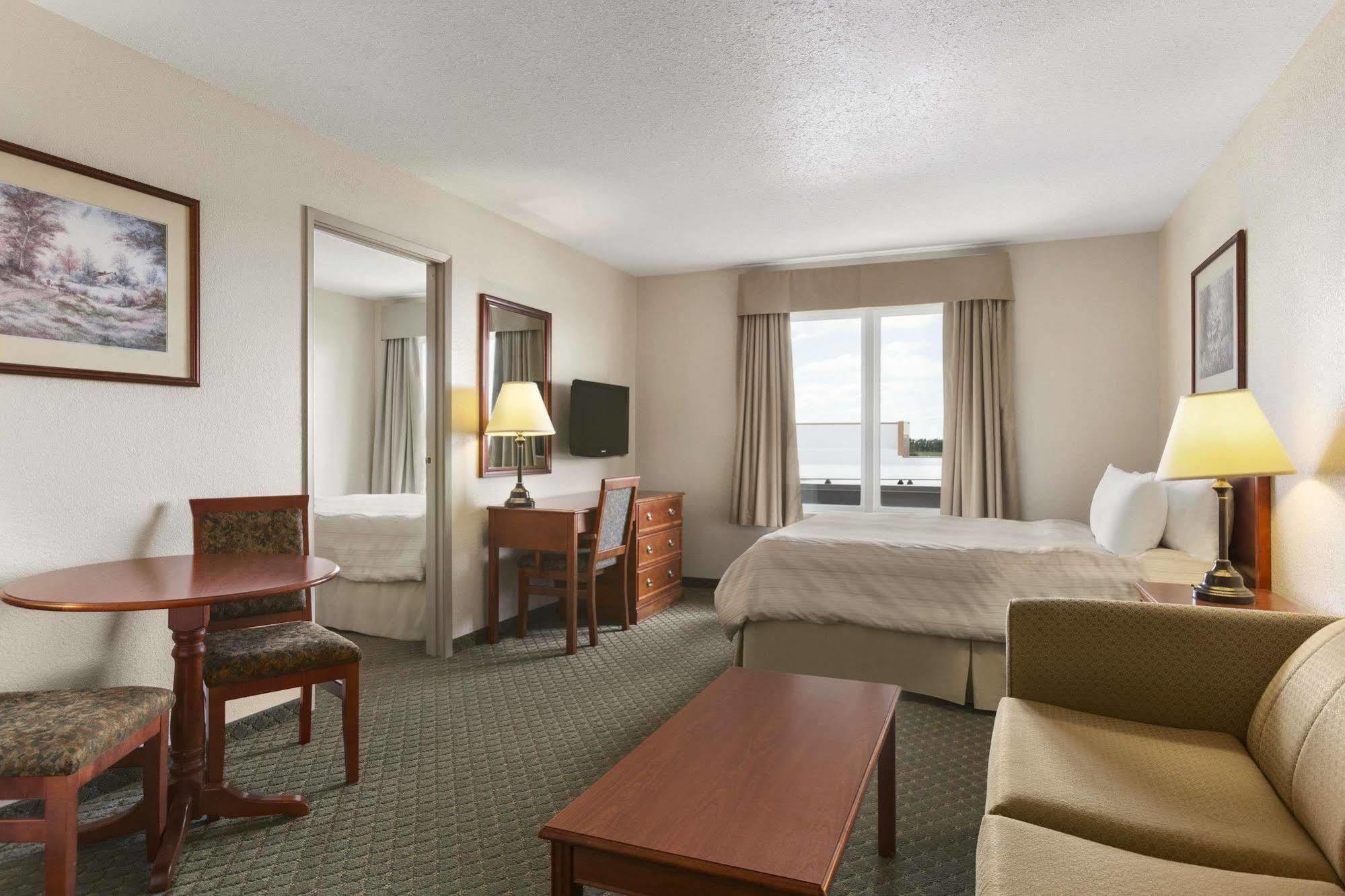 Days Inn & Suites By Wyndham Winkler Luaran gambar